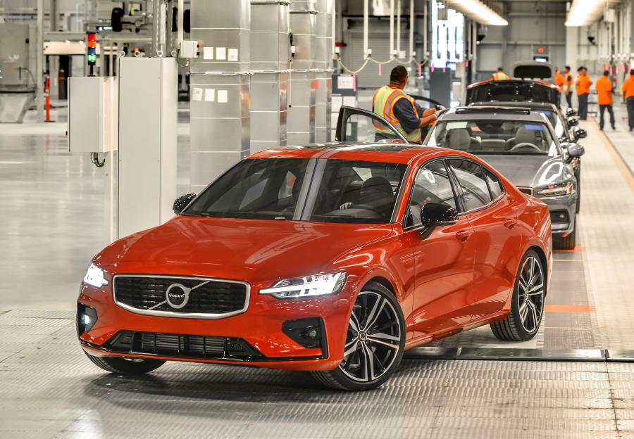 Детали создания Volvo S60 T6 R-Design 2018 года  (WW) (фото 59 из 63)